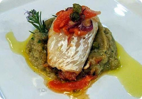 Filetto di merluzzo farcito con purè di melanzane.