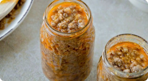 Ragù con carne di maiale e salsiccia.