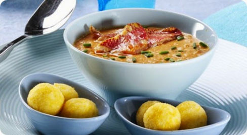 Vellutata di triglie con crocchettine di riso.