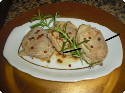 Filetto di maiale al tè verde, melanzane agrodolci e crema di patate e rosmarino.