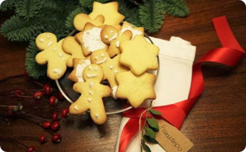 Biscotti di Santa Lucia con ghiaccia reale.