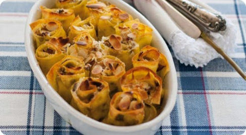 Rosette radicchio, robiola e mandorle.