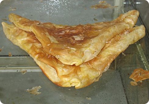 La cucina albanese, come molte cucine mediterranee e balcaniche, risente di una lunga storia.