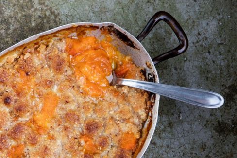 Crumble di albicocche e mandorle