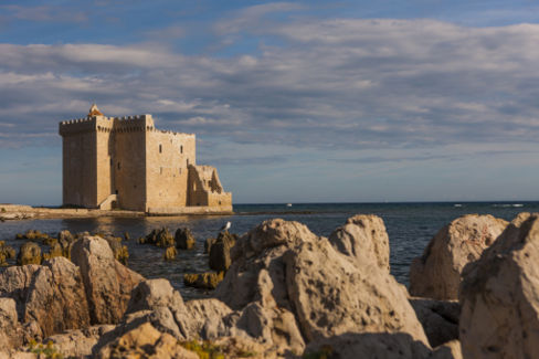 Viaggi futuri. Con i monaci di St. Honorat: isolamento, vini eccellenti e molto altro