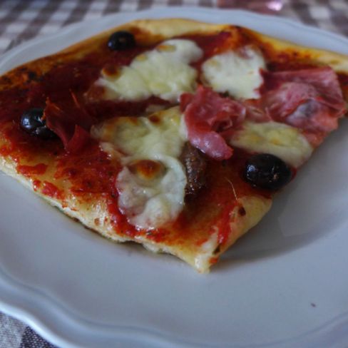 Finalmente sono riuscita ad avere una pizza sottile e un po’ croccantina…