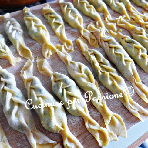 Ho raccolto un bel mazzo di asparagi selvatici e ho preparato un primo veramente raffinato…