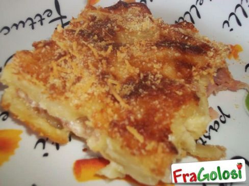 TORTA DI PATATE CON PROSCIUTTO E FORMAGGIO
