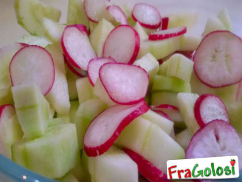 INSALATA DI CETRIOLI E RAVANELLI