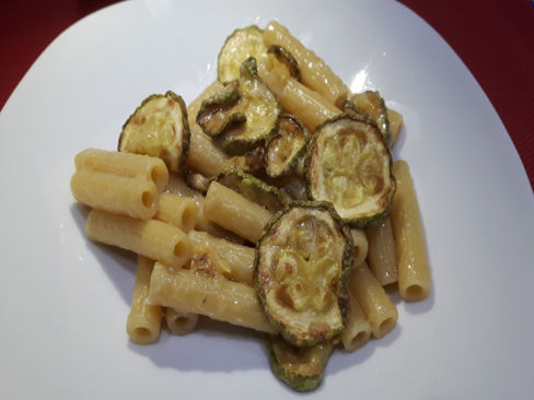 PASTA CON COLATURA DI ALICI E ZUCCHINE