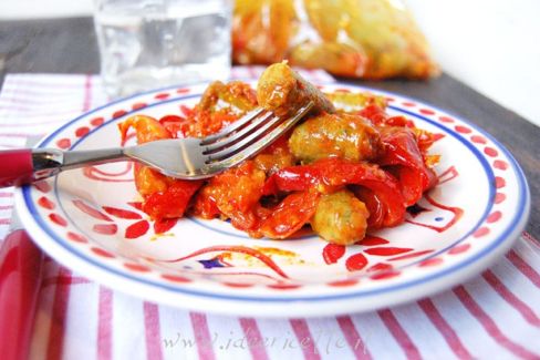 Ricetta Salsicce di Norimberga e peperoni con curcuma e paprika dolce al saccoccio