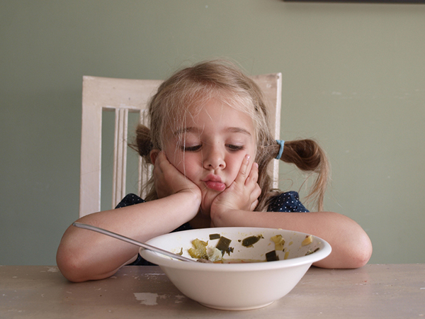 Convincere i bambini a mangiare frutta e verdura? Ci pensano le mense scolastiche!