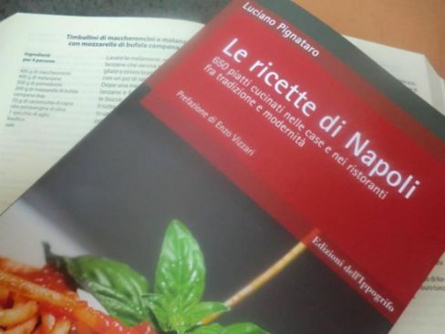 Le Ricette di Napoli è in libreria! Otto anni di blog da sfogliare in cucina:-)