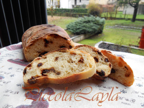 Pane di Semola con Pomodori Secchi e Pasta Madre