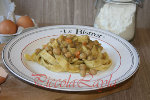 Tagliatelle all’uovo con Ragù di Ceci al Basilico