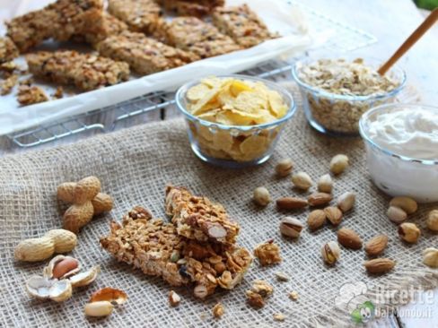 Barrette ai cereali e frutta secca