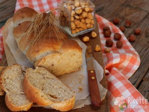 Pane alle nocciole