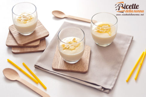 Frullato alla pera con mandorle e miele