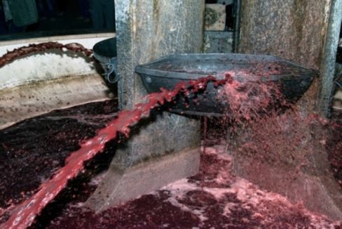Carosino, la fontana del vino verrà accesa da giovedì