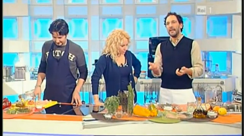 Ma se Antonella Clerici vi dicesse di cucinare in lavastoviglie i gamberi?