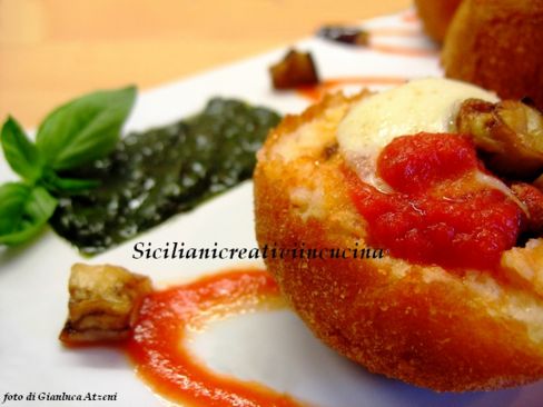 Arancini di polenta di mais bianco alla Norma