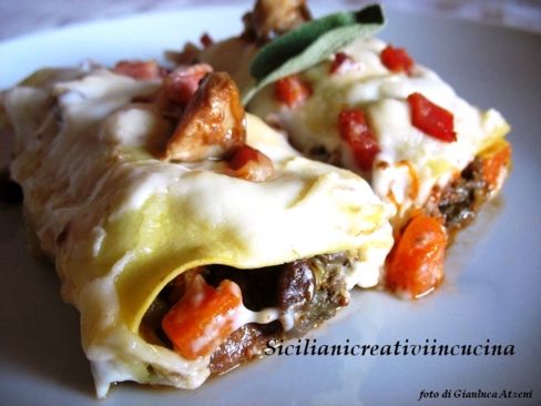 Cannelloni al ragù di porcini, zucca e speck