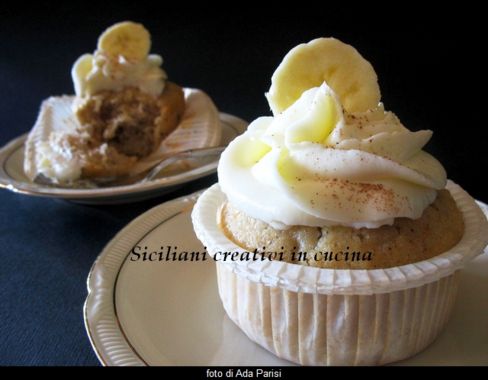 Cupcakes alle banane con cannella e noci