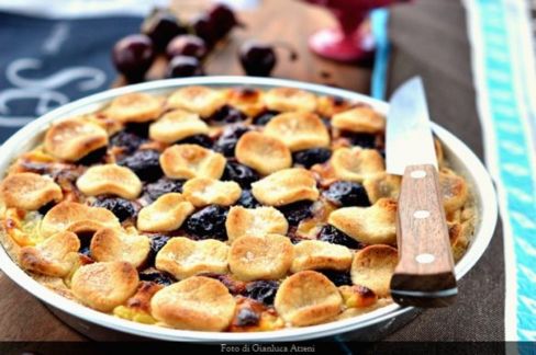 Crostata di crema al limone e ciliegie