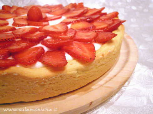 Crostata con crema di yogurt e fragole