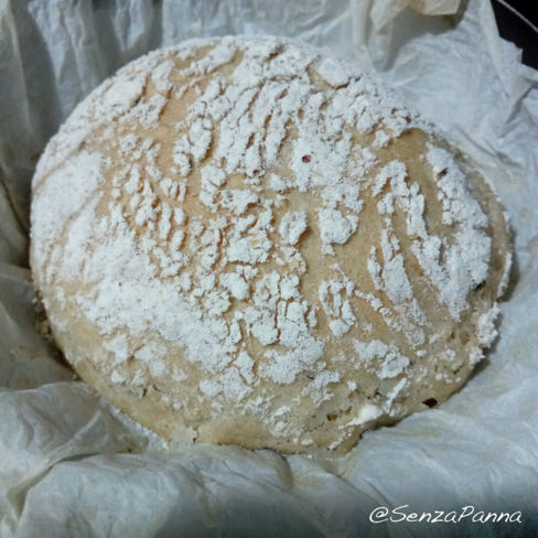 Pane con semi di canapa. La ricetta del lunedì.