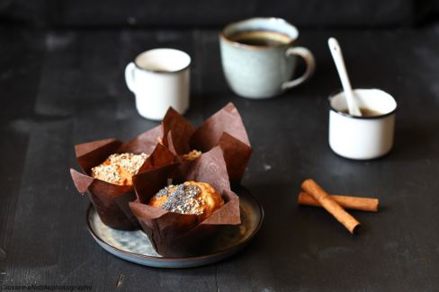 Muffin con mele, nocciole e cioccolato