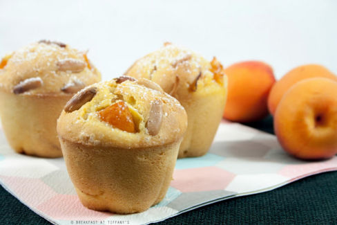 Muffin alle albicocche con pinoli