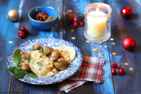 Ravioli con funghi e ricotta di capra