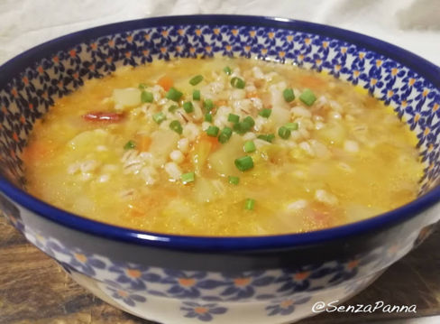 Minestra d'orzo. La ricetta del lunedì.