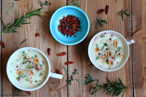 Vellutata di cavolfiore con nocciole e timo