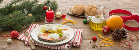 Secondi piatti di Natale facili e veloci: Salmone al forno con patate lesse y crema di certosa all'arancia.