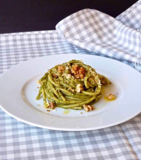 Pesto di cavolo nero e pomodori secchi (vegan)