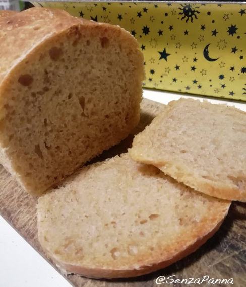 Pane in cassetta all'olio di farro e avena. La ricetta del lunedì.