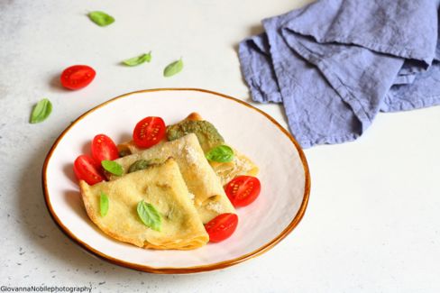 Crepes con crema di ricotta e basilico