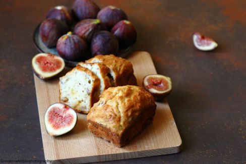 Cake con fichi, mandorle e cioccolato