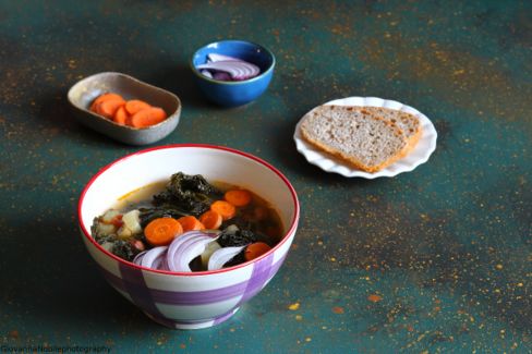 Minestrone con cavolo nero e fagioli borlotti