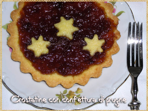 Crostatine con confettura di prugne