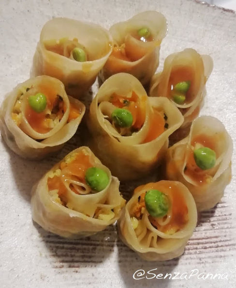 Rose Gyoza vegetariani. La ricetta del lunedì.