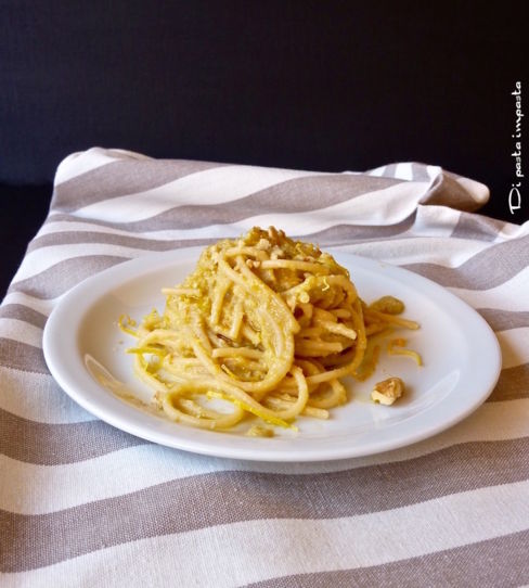 Spaghetti al pesto di verza e finocchio