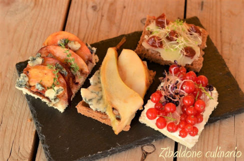 Open sandwiches formaggio-frutta per Il Club del 27
