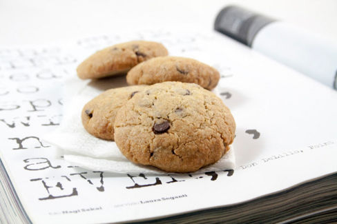 Biscotti con farina di farro e gocce di cioccolato