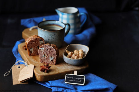 Mini cake con gorgonzola, cacao e nocciole