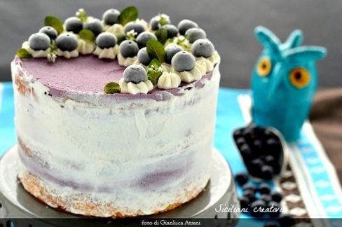 Naked cake al mascarpone e mirtilli