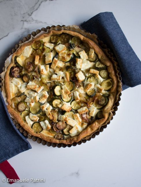 Torta salata zucchine porri e feta ricetta