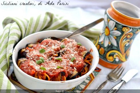 Involtini di pasta e melanzane fritte alla siciliana